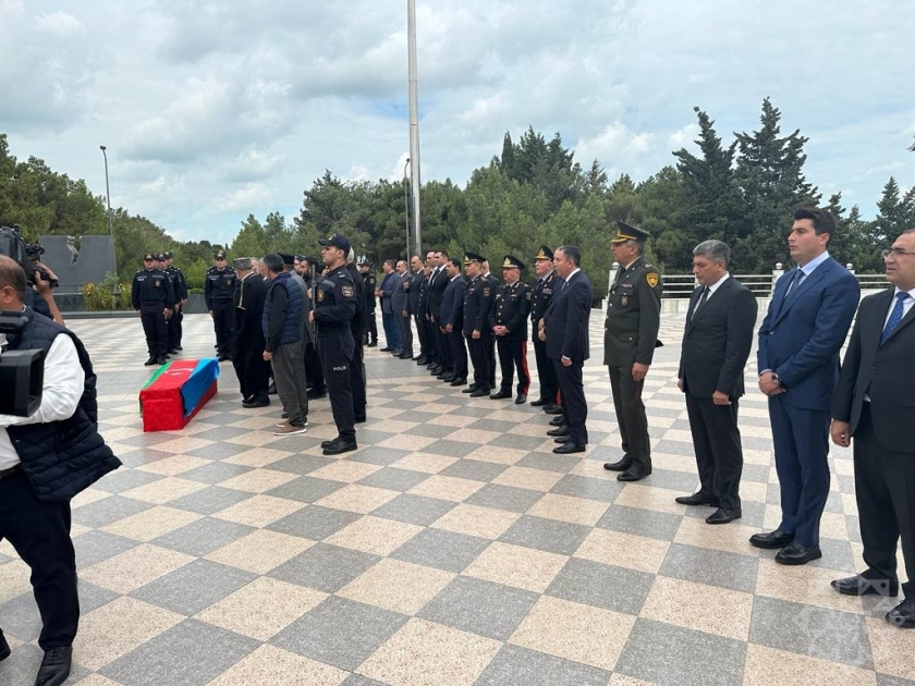 1280960