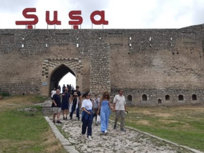 Dünya səyyahları Şuşada