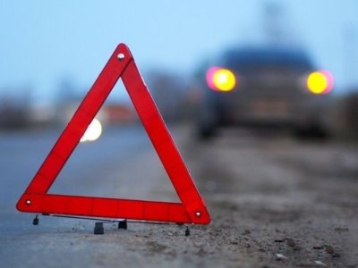 Yolu keçmək istəyən 39 yaşlı qadını maşın vurdu