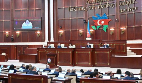 Milli Məclisdə jurnalistlərə qoyulan qadağa ləğv edildi