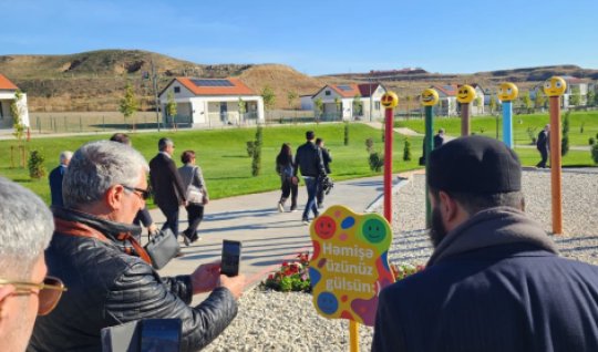 Diplomatlar Cəbrayılın Horovlu kəndində - FOTO