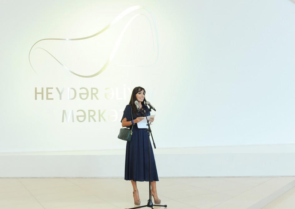 Leyla Əliyeva Nəsimi–şeir, sənət və mənəviyyat Festivalı çərçivəsində keçirilən sərgidə  - FOTOLAR