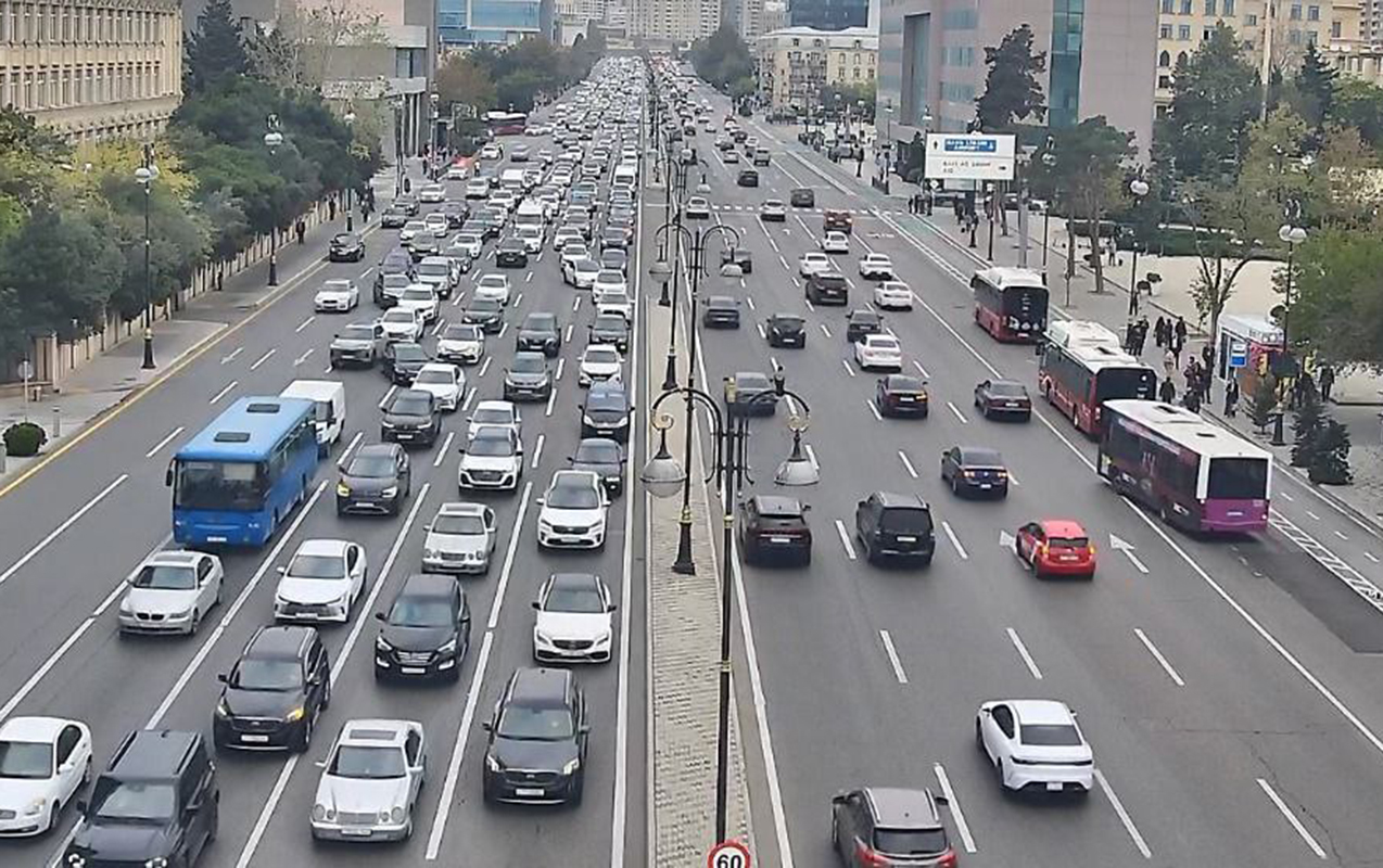 Bakının 15 küçəsində tıxac var - SİYAHI