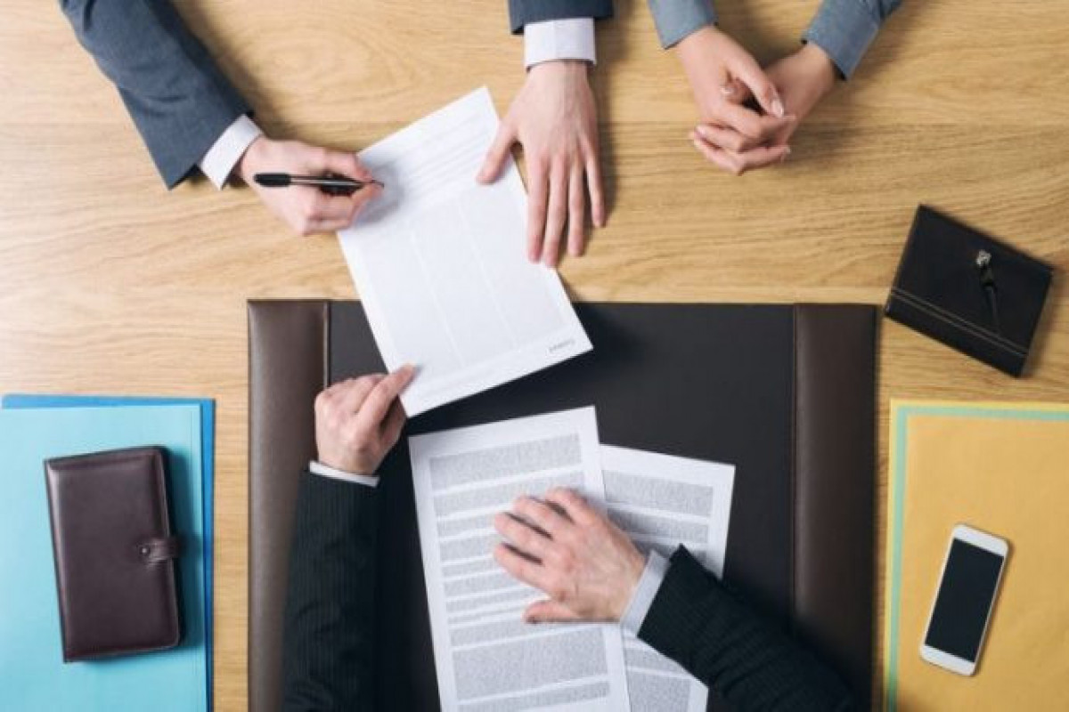 Mediatorlar arasında mübahisə məhkəmədə bitdi - 1000 manat CƏRİMƏ