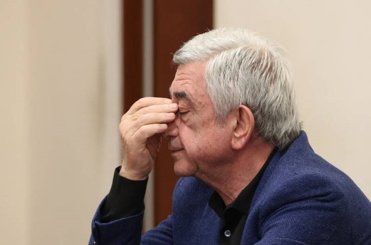 Sarkisyan onu Paşinyanın yerində görmək istəyir