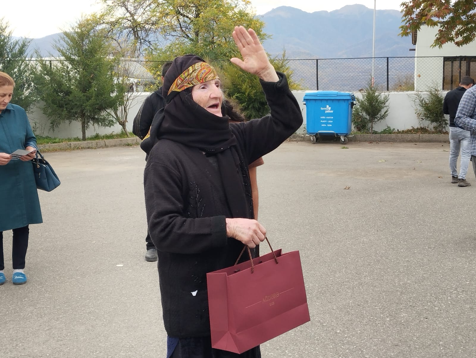 Ağdərənin Həsənriz kəndinə növbəti köç oldu – FOTO