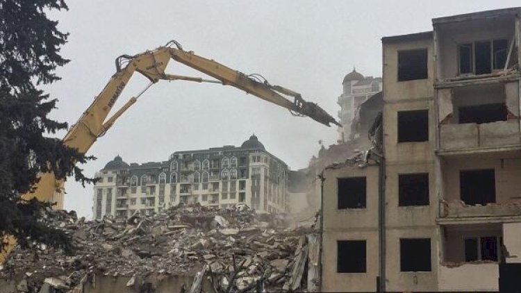 Bakıda daha bir ərazidə binalar PLANA DÜŞDÜ