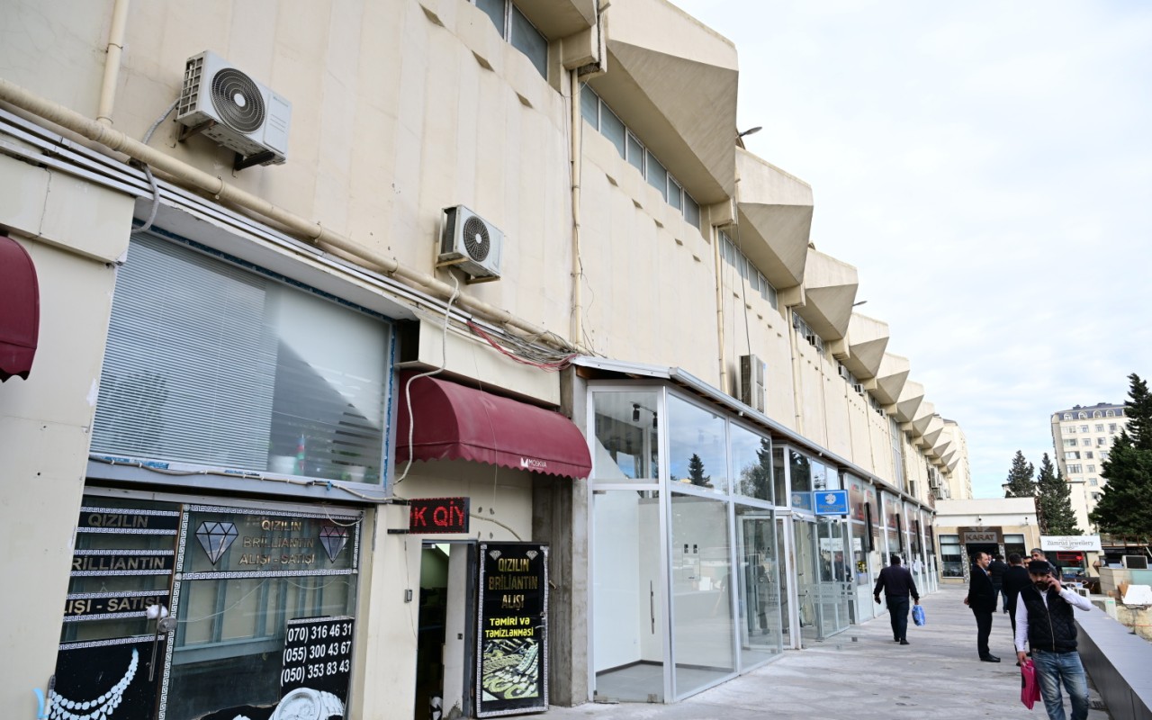 “Moskva” univermağının binasında qanunsuz təmir işləri aparılıb - FOTOLAR