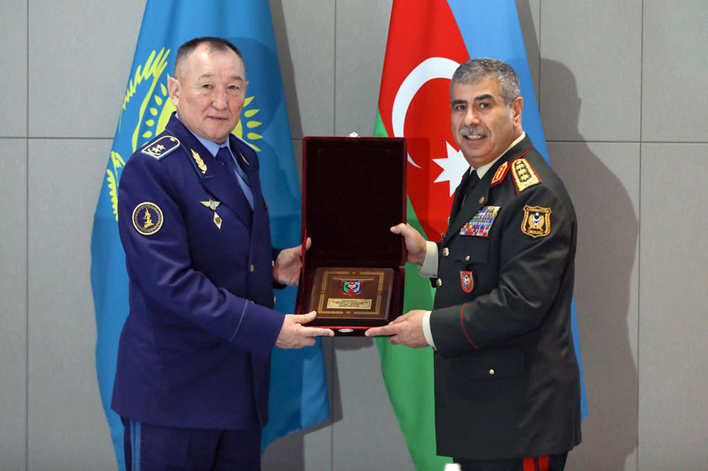 Qazaxıstanda Zakir Həsənova medal təqdim edildi