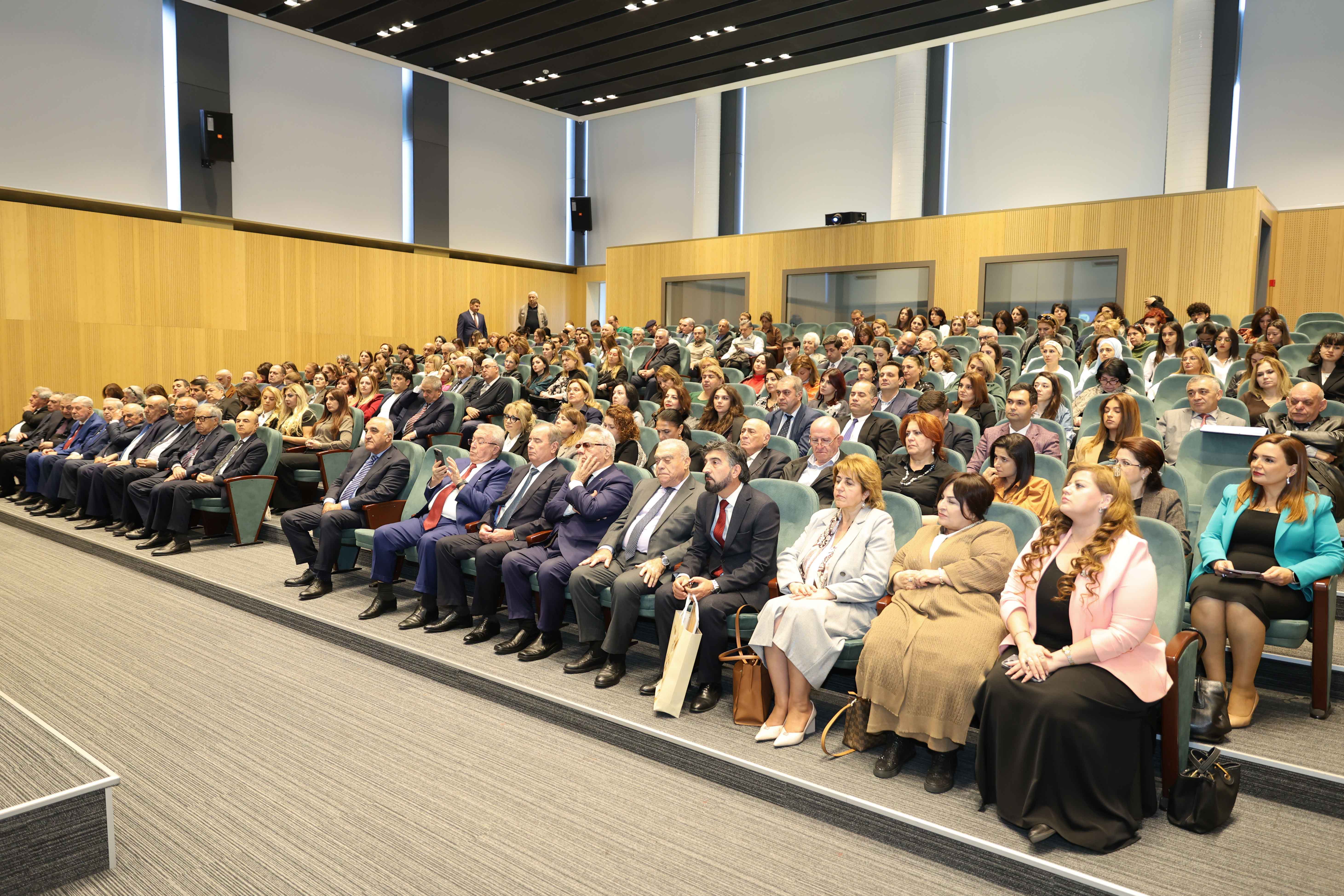 UNEC-də AMEA-nın 80 illik yubileyi qeyd olunub