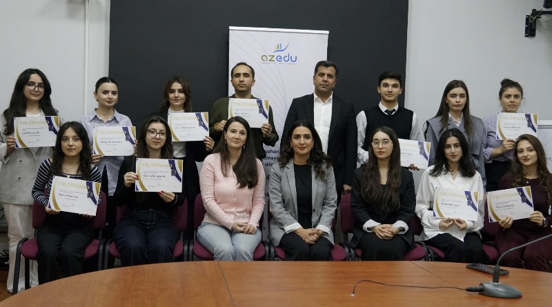 Xəzər Universitetinin "Brend tələbə"ləri mükafatlandırılıb - FOTOLAR
