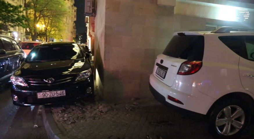 Bakıda səkiləri zəbt edən avtomobillər - VİDEOREPORTAJ | Modern.az