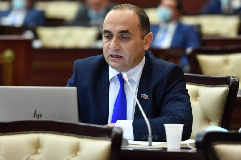 Deputat Ceyhun Məmmədov hesabat verdi