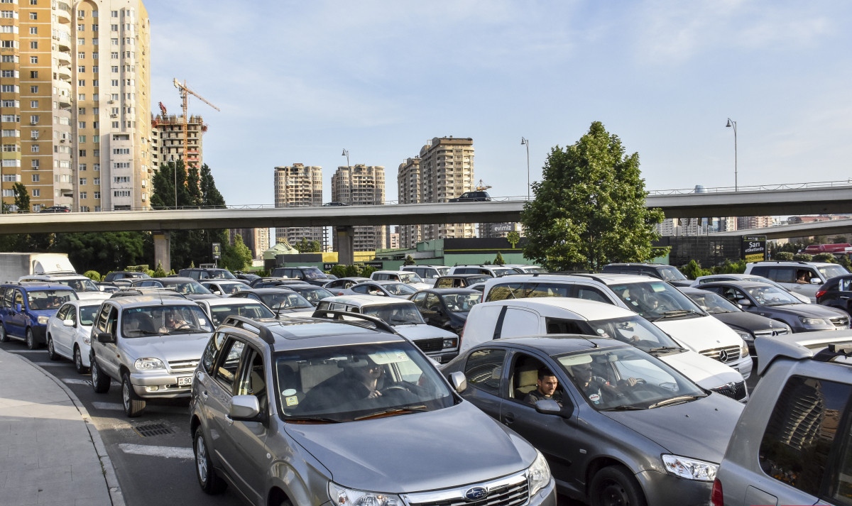 Səhəri tıxacla açan Bakı yolları - SİYAHI