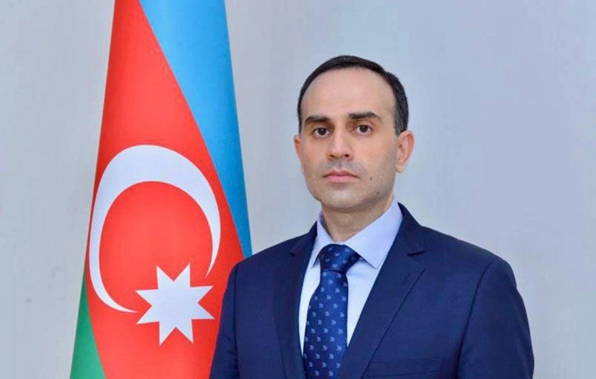 Səfir vəzifəsindən geri çağırılan Hüseyn Hüseynovun qeyri-qanuni uşağı var - İDDİA