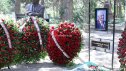Bir şəklin tarixçəsi: Eks-prezidentlə Xalq şairi qonşu oldular