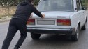 Xırdalanda avtomobili itələyərək qaçıran gənc HƏBS OLUNDU