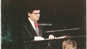 Bir şəklin tarixçəsi - Azərbaycanın BMT-yə üzv qəbul olunduğu an - Tribunadakı NAZİR