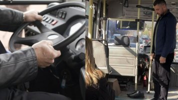 "Sədərək" marşrutunda insident: avtobus sıxışdırıldı, güzgüsü sındırıldı - GÖRÜNTÜ