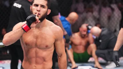 اسلام ماخاچف برای اولین بار در تاریخ UFC امضا کرد
