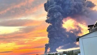 Ukrayna Rusiyanın nəhəng neft emalı zavodunu vurdu