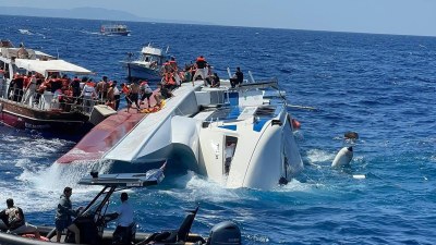 260 sərnişini olan gəmi batdı, ölənlər var - YENİLƏNİB