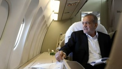 Pezeşkianın təyyarəsi Tehrana enə bilmədi - məcburi eniş etdi