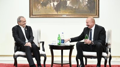 Əliyev&ndash;Pezeşkian görüşündə diqqət çəkən tablo: Dörd detal nə deyir?