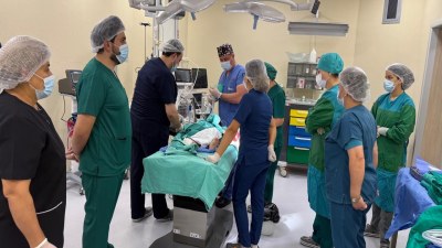 Üç yaşlı uşağın ət maşınında qalan əli bərpa edildi&nbsp;- GÖRÜNTÜ