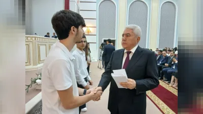 Ağalar Vəliyev Xaçmazda tələbələri mükafatlandırdı - GÖRÜNTÜ