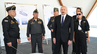 Prezident və birinci xanım Hərbi Dəniz Qüvvələrində - GÖRÜNTÜ
