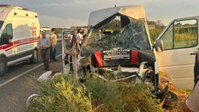 Türkiyədə mikroavtobus&nbsp;aşıb, 15 nəfər xəsarət alıb