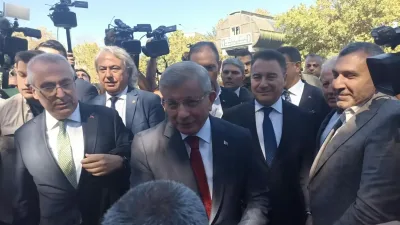 Əhməd Davudoğlu &ldquo;Prezidenti təhqir&rdquo; ittihamı ilə ifadə verdi