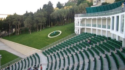 Bu teatrlar&nbsp;nazirliyin tabeliyinə verildi