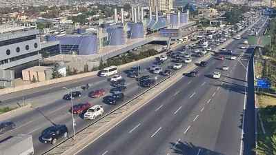Bakıda nəqliyyat sıxlığı artır - 6 yolda tıxac var
