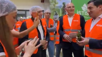 Hikmət Hacıyev İran səfiri ilə &ldquo;İstisu&rdquo; içdi - GÖRÜNTÜ