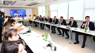 AZSET proqramının ilk tələbələri ilə görüş keçirilib - GÖRÜNTÜ