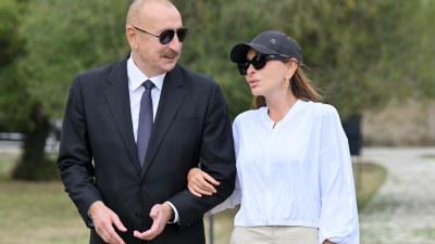 Prezident və xanımı Pir Ömər Sultan ziyarətgahında