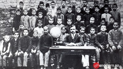 Bir şəklin tarixçəsi: Üzeyir bəyin şagirdləri ilə nadir FOTOSU