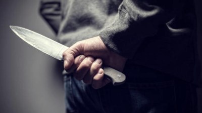 Oğlu tərəfindən 12 bıçaq zərbəsilə vurulan qadın evə buraxıldı