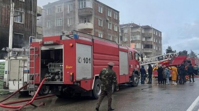 Bakıda yaşayış binasında yanğın