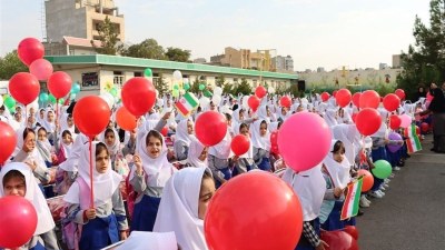 İranda məktəblər açıldı - 16,5 milyon şagird dərsə gedir