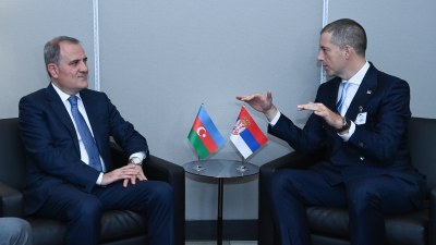 Ceyhun Bayramov serbiyalı həmkarı ilə görüşüb