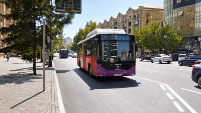 Bakıda daha bir küçədə avtobus zolağı salındı - FOTO