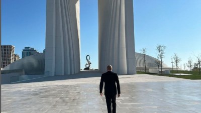 Prezident və xanımı Zəfər parkını ziyarət etdi 