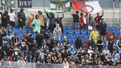 Klub azarkeşlərə görə cəzalandırıldı