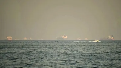 İran Hörmüzdə tankeri vurdu