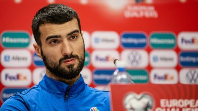 Mahir üzr istədi