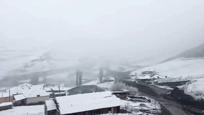 Kəlbəcərə sulu qar yağır