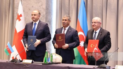 Şuşada müdafiə nazirlərinin üçtərəfli görüşü keçirilib